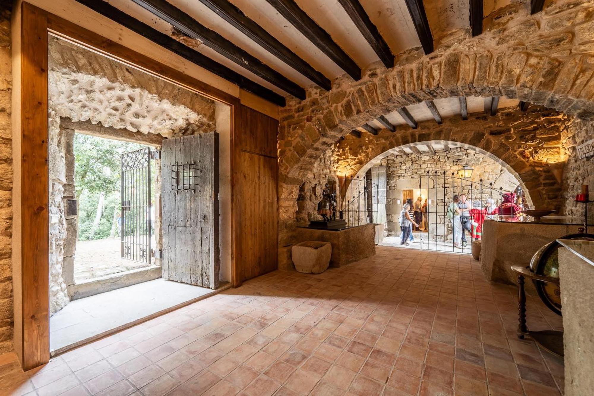 Villa Castell In Girona Sant Miquel de Campmajor Exterior foto