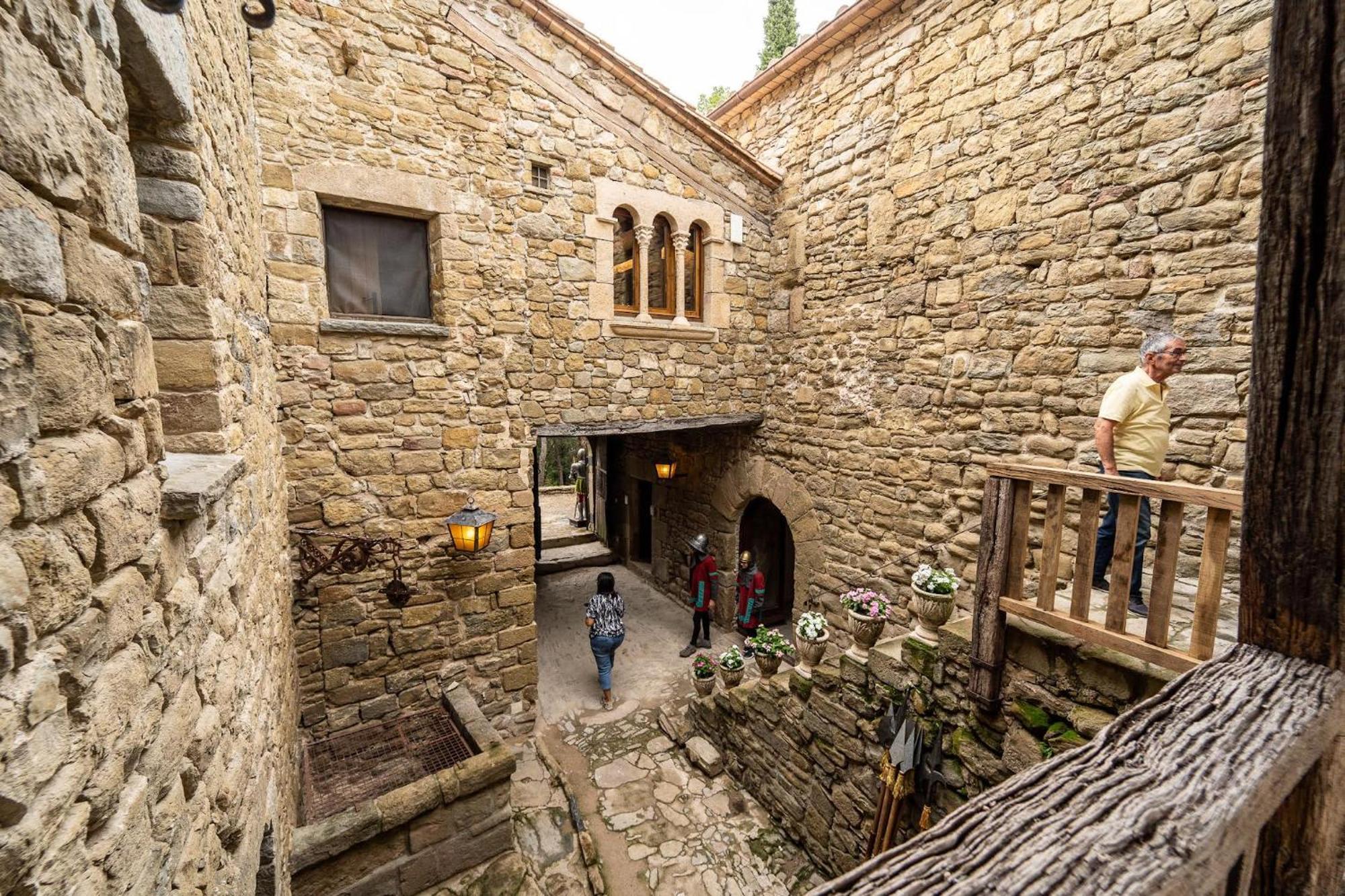 Villa Castell In Girona Sant Miquel de Campmajor Exterior foto